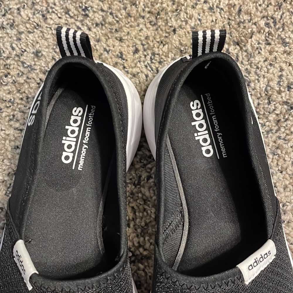 Women’s adidas shoes slip on size 6 - Picture 4 of 5